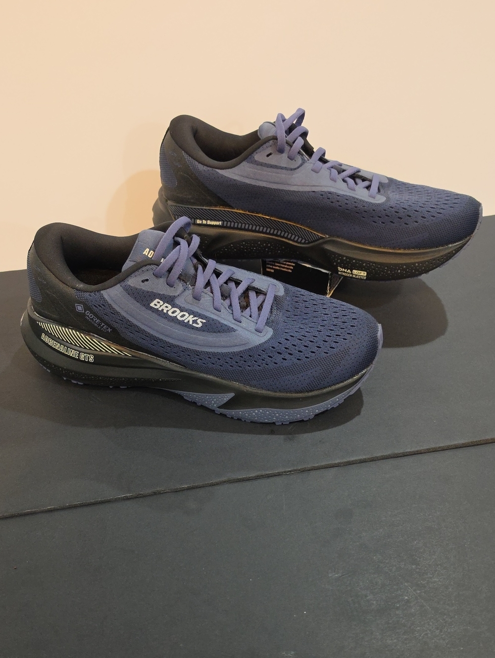 Brooks Adrenaline 24 GTX Women's Navy and Black Shoes Size 10.5